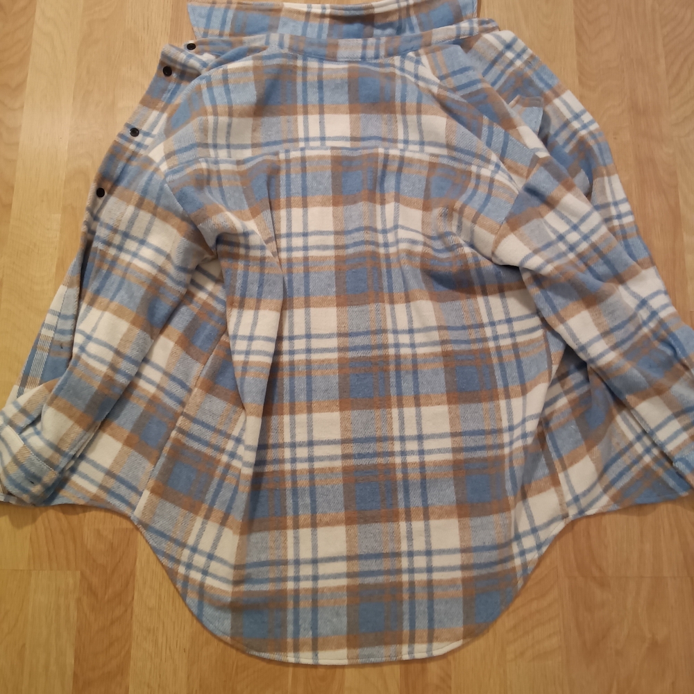 Chic Plaid Overshirt - Picture 5 of 11